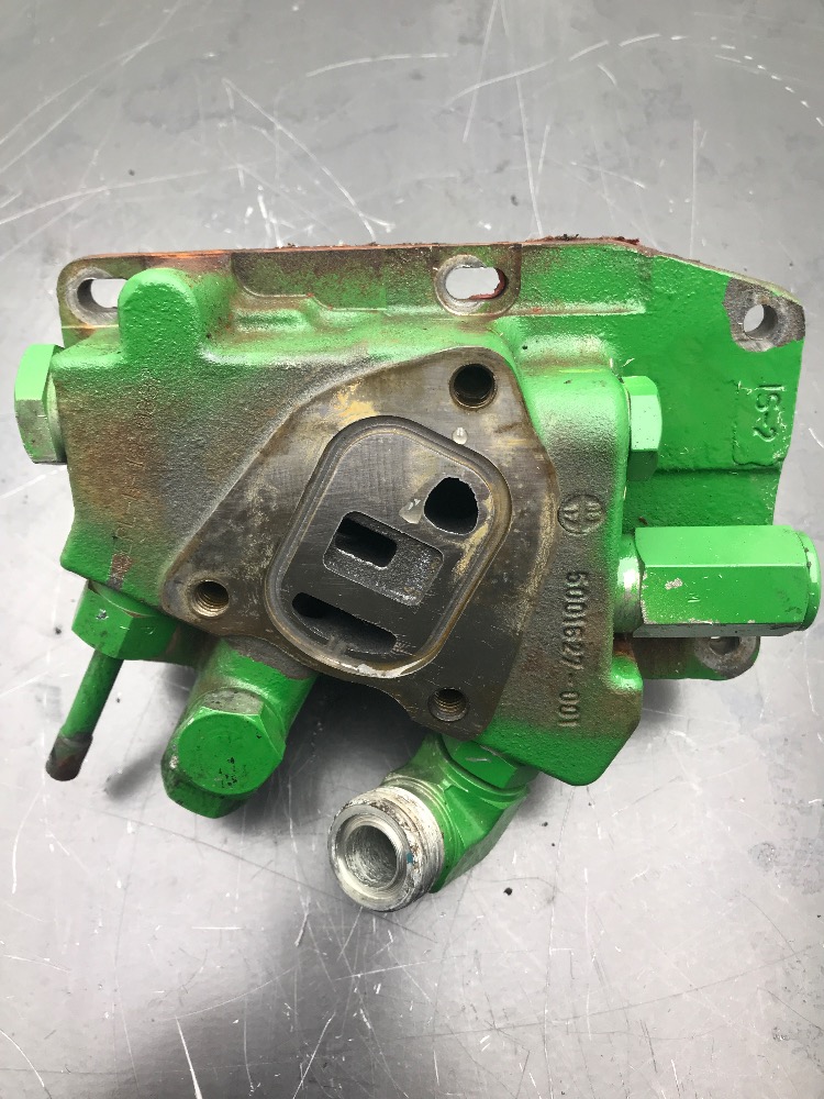 John Deere 5065E Hitch Rockshaft Valve